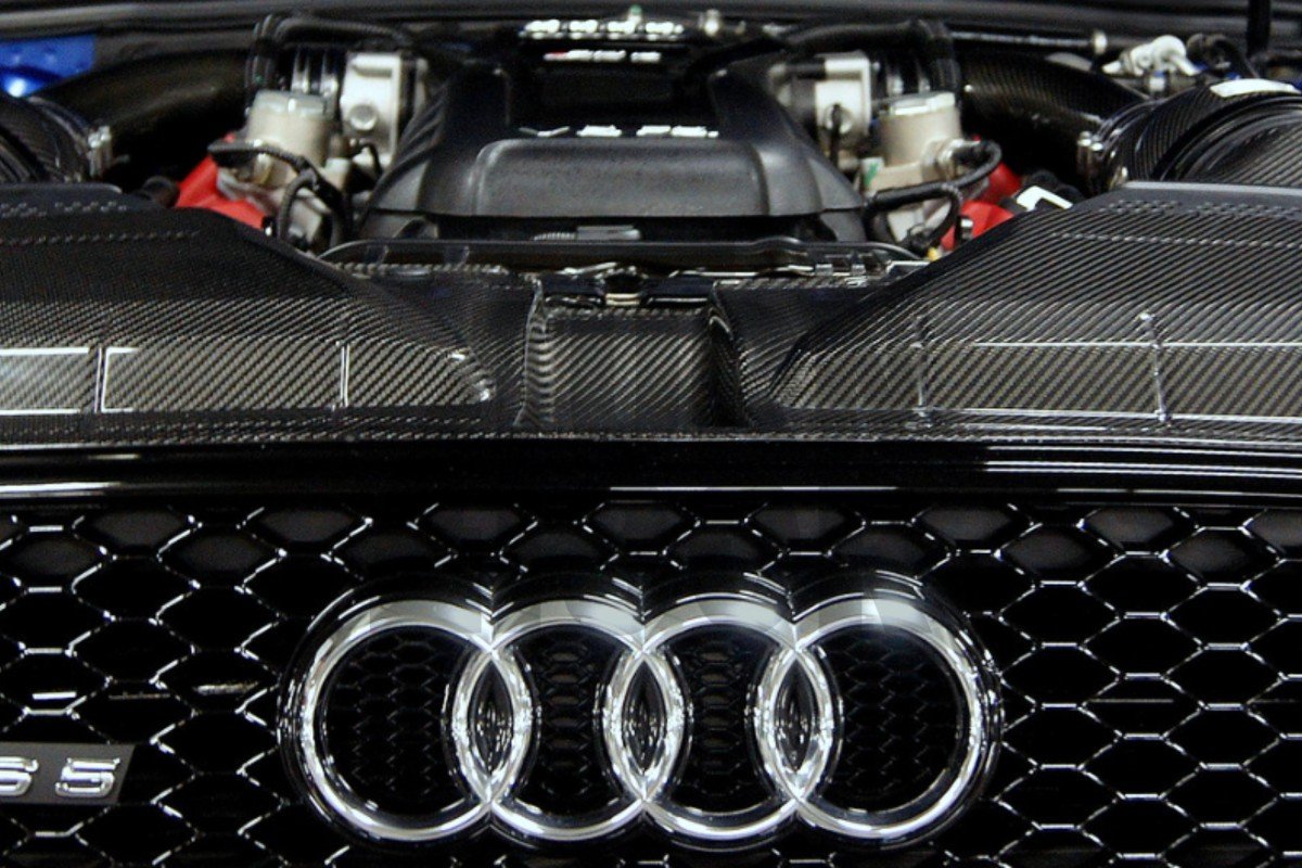Eventuri Carbon Fiber Slam Panel Cover for Audi RS5 B8 Eventuri Carbon Fiber Slam Panel Cover for Audi RS5 B8