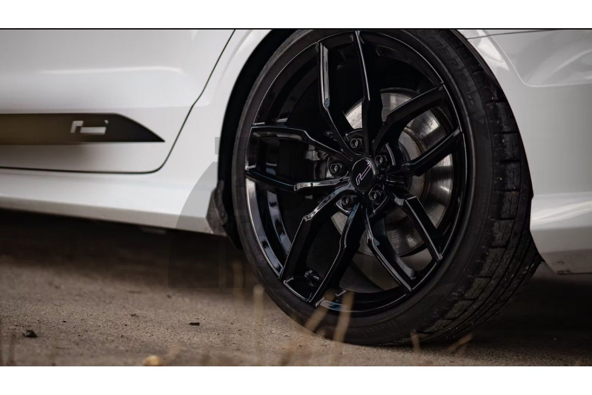 14x150 Wheels Stud and Nut Conversion kit for Audi / Seat / Skoda / VW Racingline