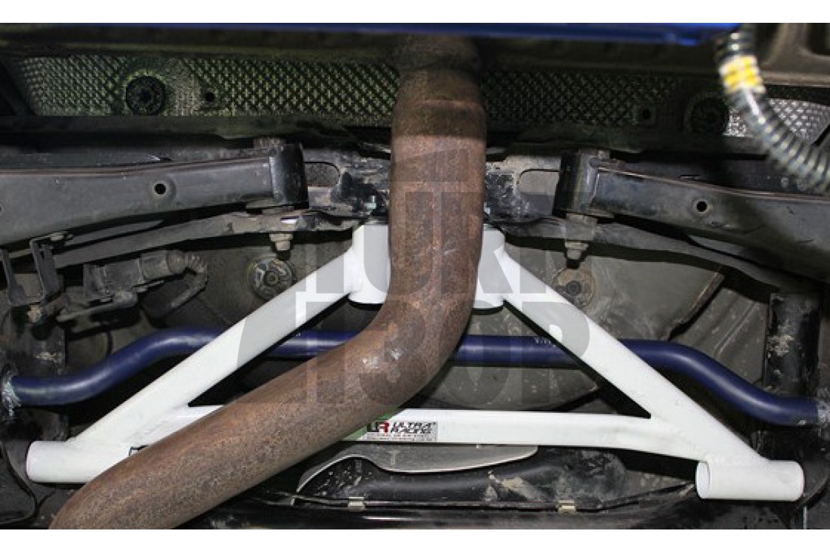 Ultra Racing 4 Points Rear Lower Brace A3 8P - Golf 5 GTI - Leon 2 Cupra - Scirocco 