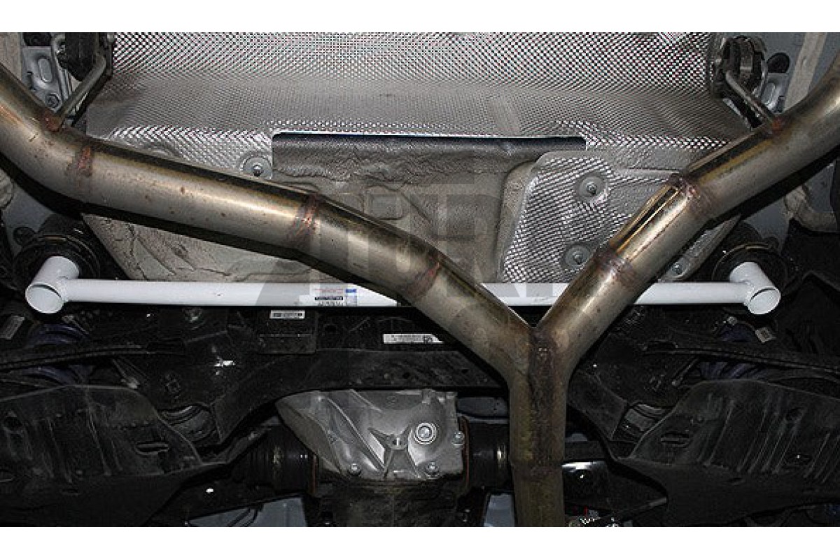 Ultra Racing Rear Lower Bar BMW 135i - 140i and 235i - 240i F2x 