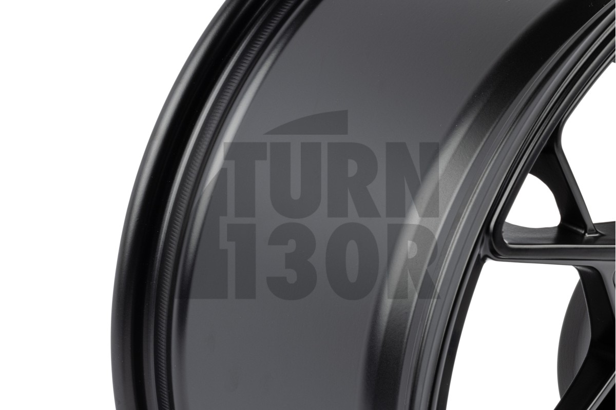 APR A02 Flow Formed Wheel Black / 18x8.5 - 5x112 ET45